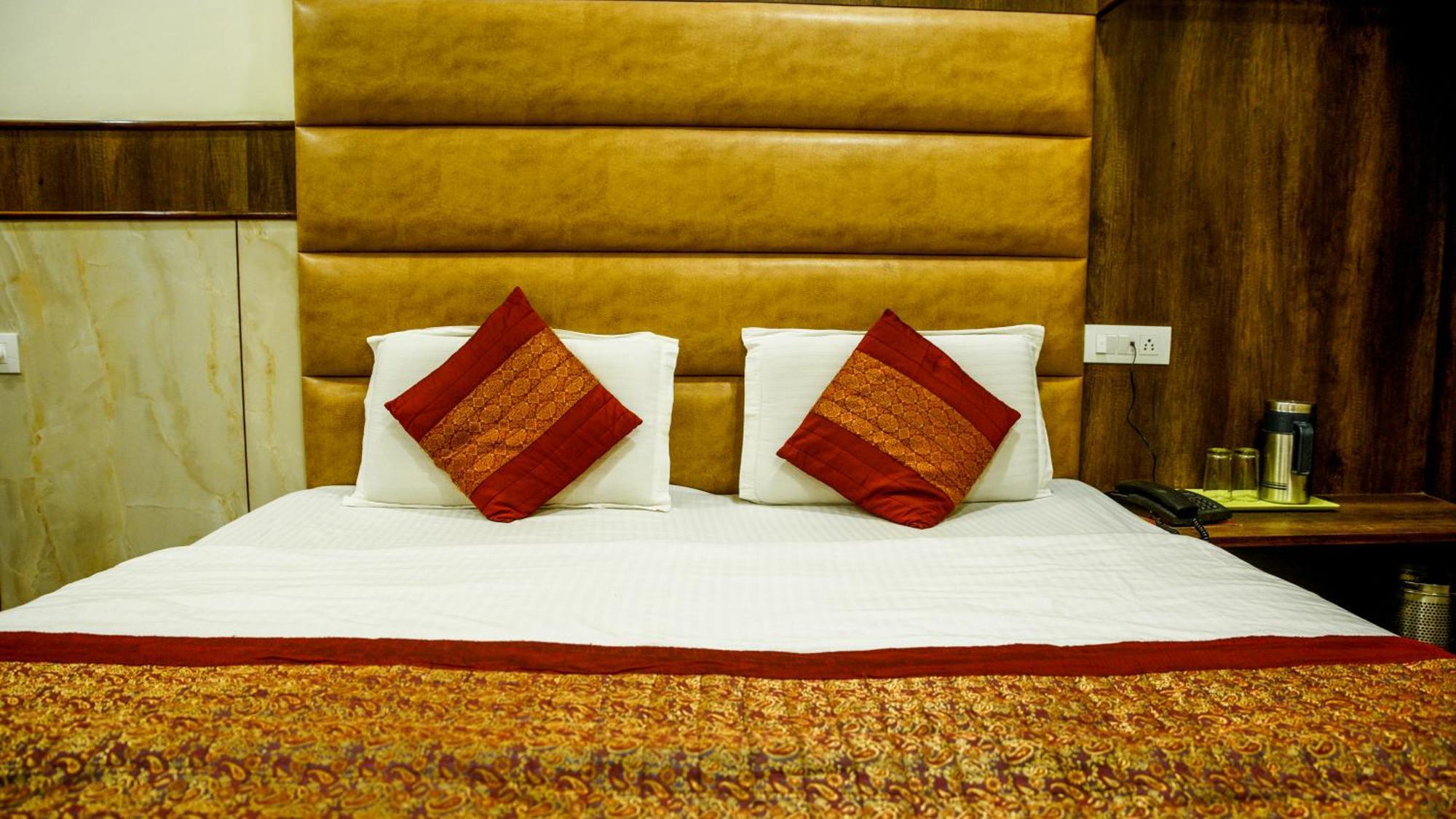 Hotel Raghunath Jammu Extérieur photo