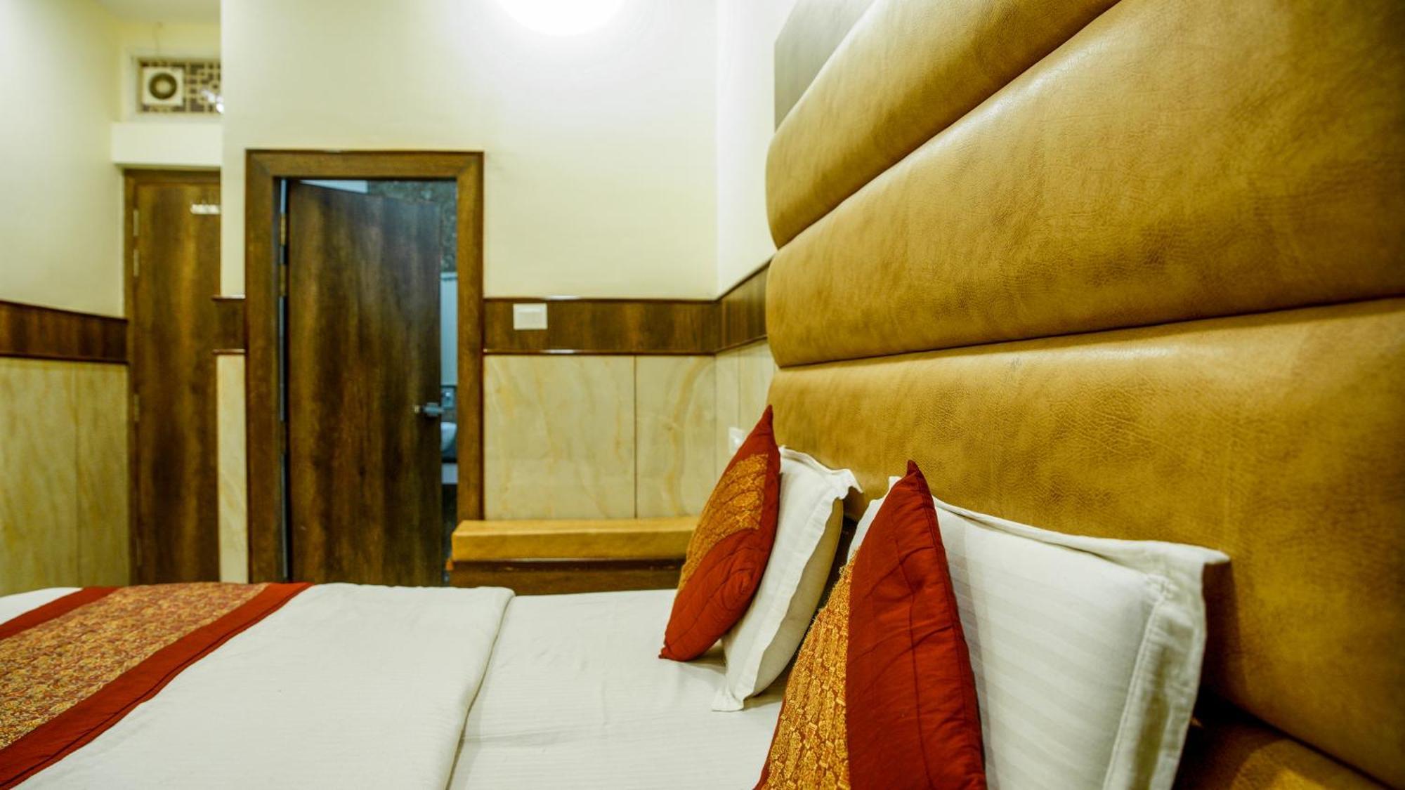 Hotel Raghunath Jammu Extérieur photo