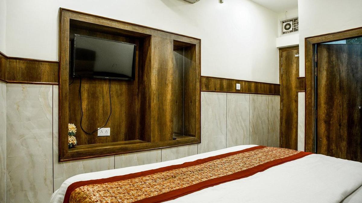Hotel Raghunath Jammu Extérieur photo