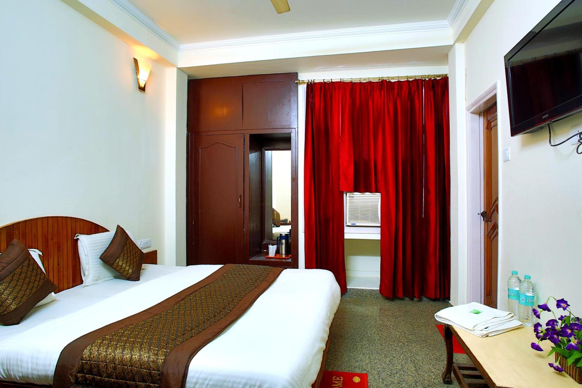 Hotel Raghunath Jammu Extérieur photo