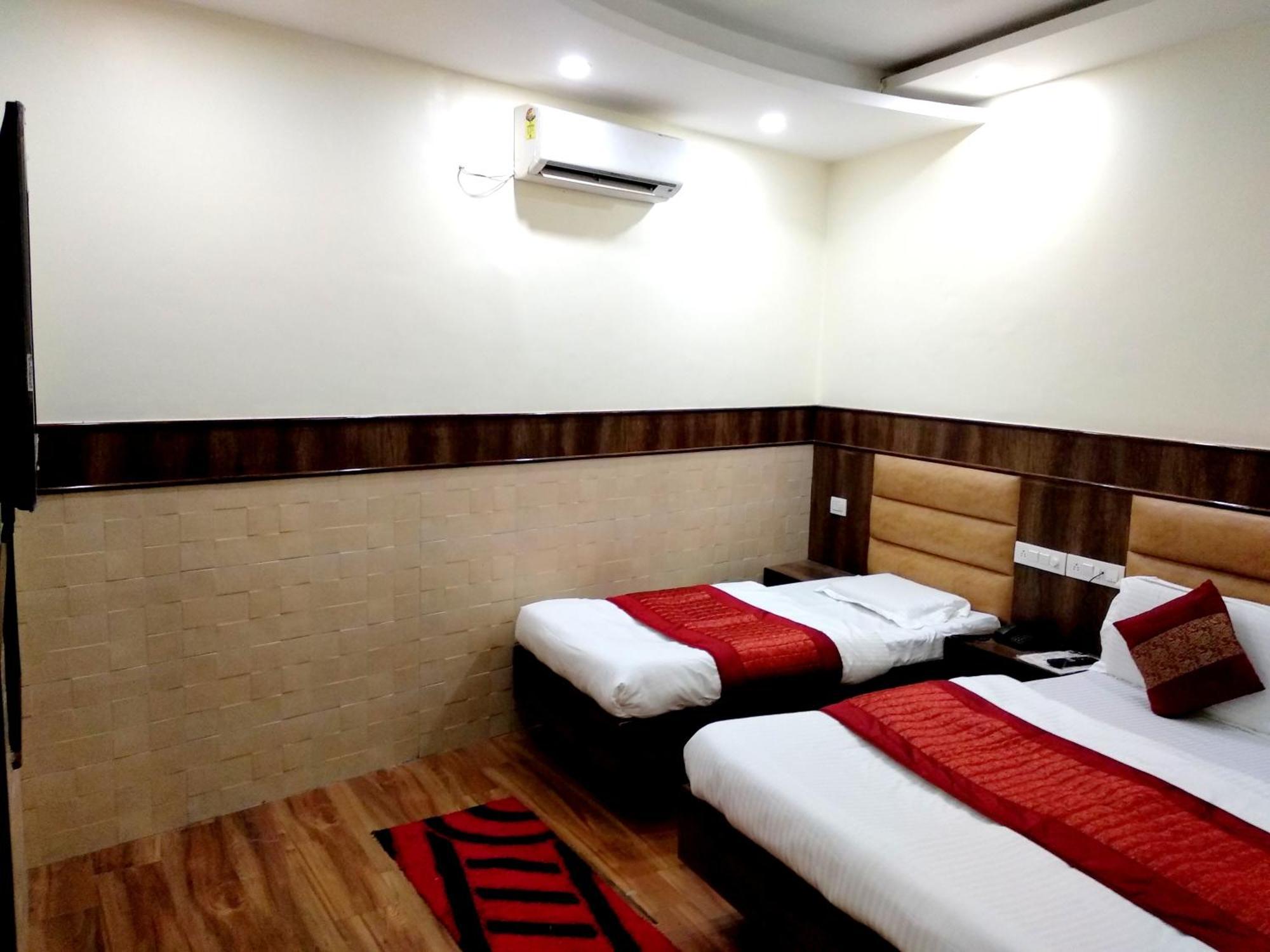 Hotel Raghunath Jammu Extérieur photo