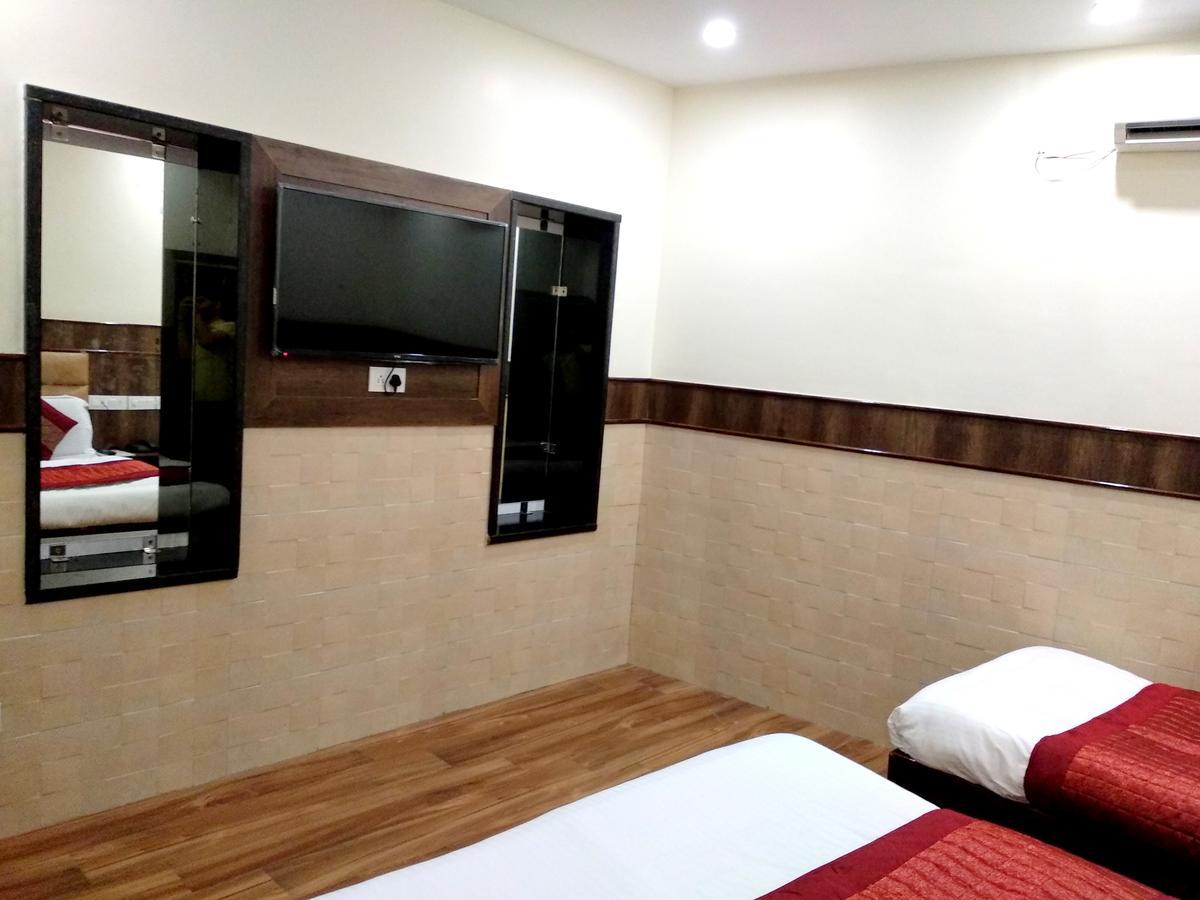 Hotel Raghunath Jammu Extérieur photo