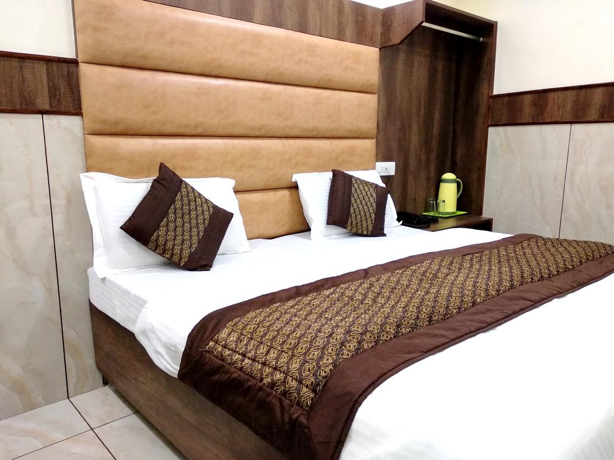 Hotel Raghunath Jammu Extérieur photo