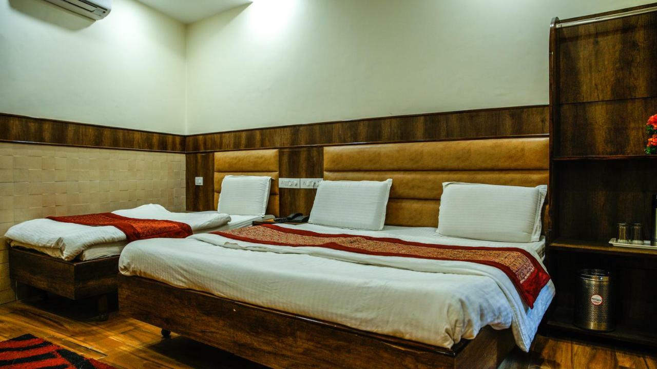 Hotel Raghunath Jammu Extérieur photo
